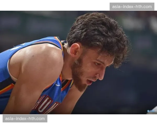 特写：霍姆格伦封盖后快攻劈扣，点燃切萨皮克能源球馆