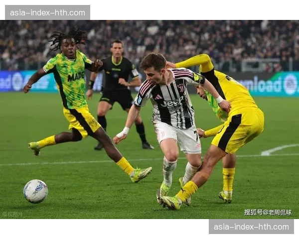 特写镜头:萨索洛前锋皮纳蒙蒂罚失关键点球,错失迫近欧战区良机 特写镜头:萨索洛前锋皮纳蒙蒂罚失关键点球,错失迫近欧战区良机