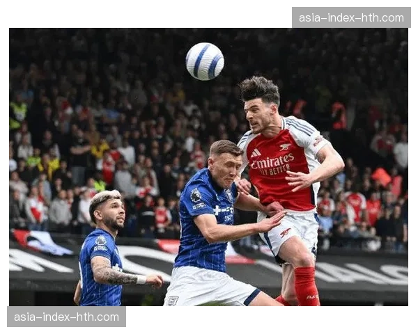 伯恩茅斯2-1阿森纳：樱桃军团延续不败纪录，枪手9分领先优势缩水